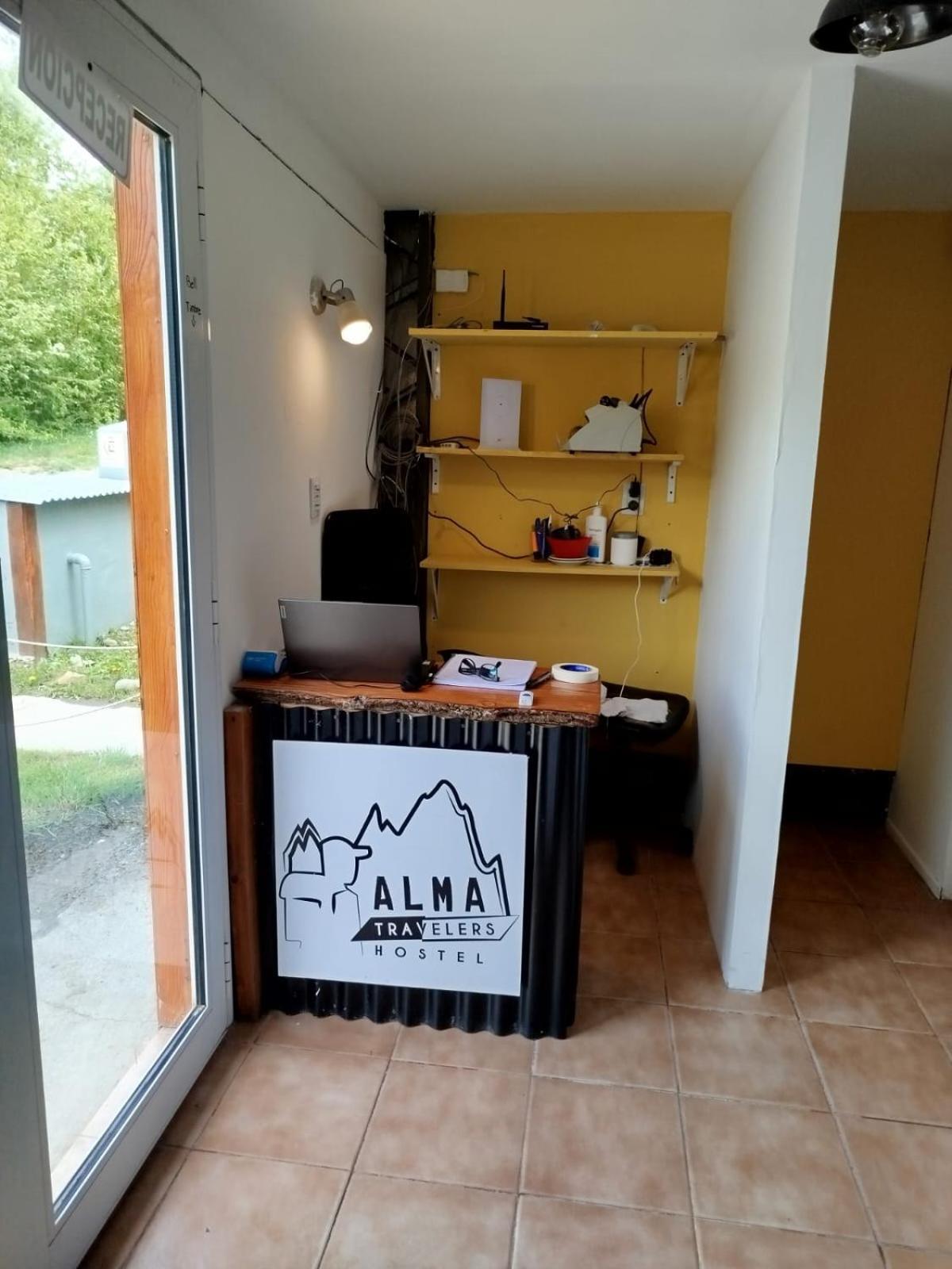 Alma Travelers Vandrarhem El Chalten Exteriör bild